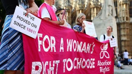 El Parlamento británico vota a favor de despenalizar el aborto para las gestantes en todas las circunstancias