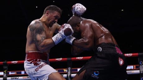 Oleksandr Usyk slaat Daniel Dubois knock-out en heeft nu alle wereldtitels in het zwaargewicht boksen