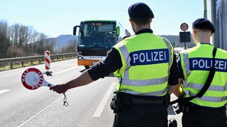 Kommentar: Doppelstrategie