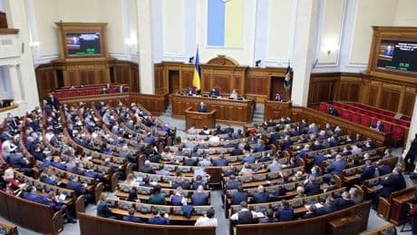 Krieg in der Ukraine: Ukrainisches Parlament stimmt für Rücknahme von Korruptionsgesetz