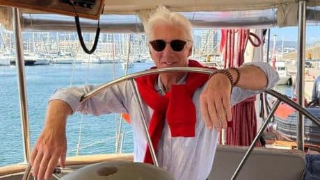 Richard Gere aprovecha su visita a Barcelona para volver a mostrar su apoyo a Open Arms