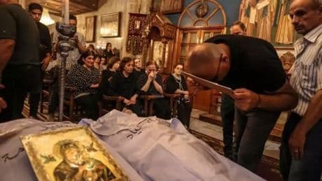 İsrail, Gazze Şeridi’ndeki Kutsal Aile Katolik Kilisesi’ni vurdu: 3 ölü