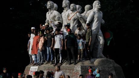 In Bangladesh is de sfeer van revolutie omgeslagen in onderling wantrouwen