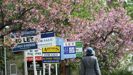 House sellers accepting offers £16k below asking price