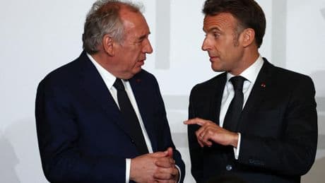 Budget de la défense : comment Macron met Bayrou sous pression