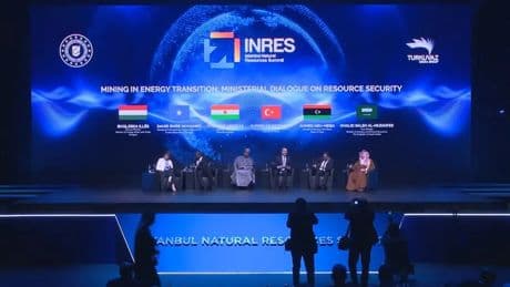 Turkuvaz Medya ev sahipliğindeki dev zirvede imzalar atıldı! Bakan Bayraktar: Türkiye küresel aktör olma yolunda
