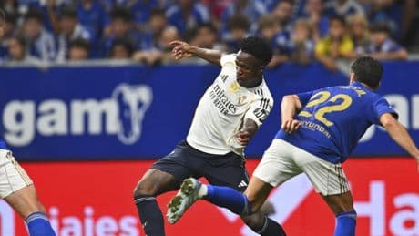 LaLiga denuncia cánticos en Oviedo contra El Real Madrid, Vinicius y ... ¡Pedro Sánchez!