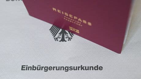 Fast 300.000 neue Deutsche - Einbürgerungen auf Rekordhoch