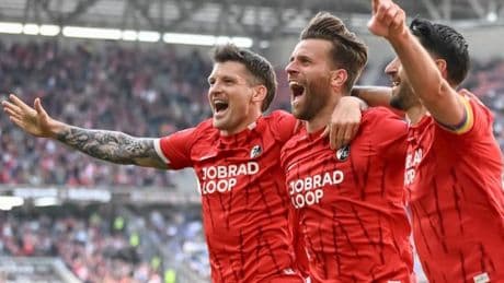 Freiburg gewinnt wildes Spiel – Zwei Hoffenheim-Tore in der Nachspielzeit der ersten Hälfe