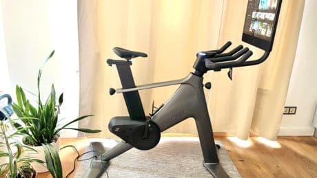 Speediance VeloNix im Test: So gut ist das stylische Indoor-Bike