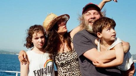 Dans « L’Aventura », de Sophie Letourneur, grandeurs et misères de vacances en famille