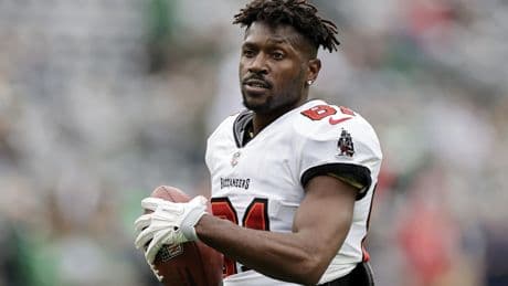 Antonio Brown takes shot at media from afar as attempted murder warrant waits