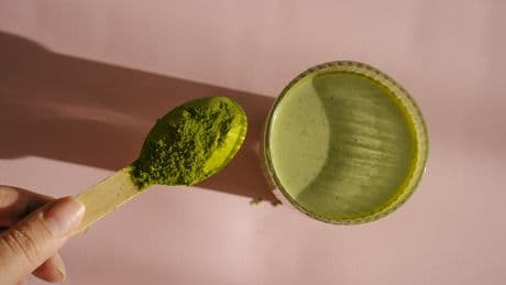 Matcha-Hype: Experte rät von übertriebenem Konsum ab – und nennt die Risiken