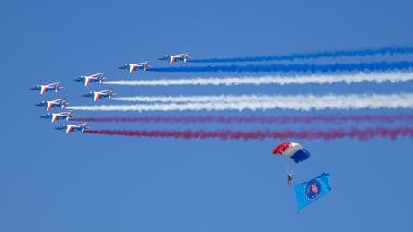 Woede om Franse ban op Israëlische wapens bij vliegtuigshow: ’We vechten voor onze gijzelaars en tegen het kerngevaar uit Iran’