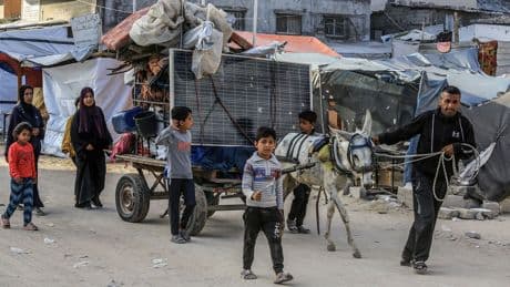 Lage im Überblick: Gaza: Hilfe vor Ort noch nicht verteilt - Gespräche stocken