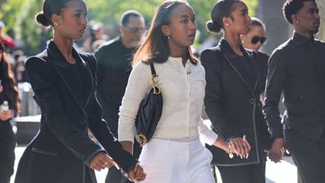 The Latest: Sean 'Diddy' Combs gives a thumbs up to spectators at racketeering trial