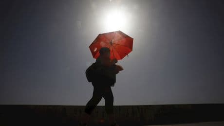 Los episodios de fuerte lluvia, tormenta y altas temperaturas cubren la península y ponen en alerta 14 comunidades