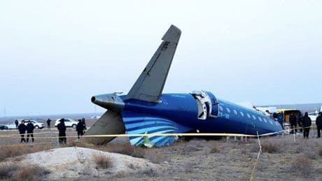 Ucraina, la nuova strategia: colpire gli aeroporti russi con i droni e bloccare i voli