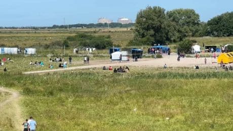Après une nouvelle fusillade mortelle dans un camp de migrants à Loon-Plage, Utopia 56 dénonce l'inaction de l'État
