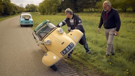 Driewielers en omgekeerde versnellingsbakken bij testrit in historische dwergauto’s