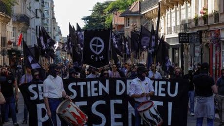 A Paris, près d’un millier de militants d’ultradroite ont défilé samedi, à l’appel du groupuscule néofasciste Comité du 9 mai