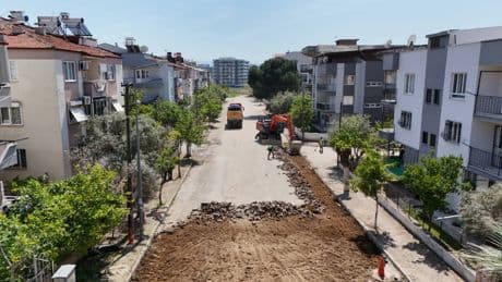 Başkan Çerçioğlu Efeler’in yollarını yenilemeyi sürdürüyor