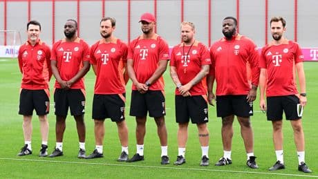 Gerüchte um zwei wichtige Bayern-Mitarbeiter! - Zerbricht Kompanys Trainerteam?