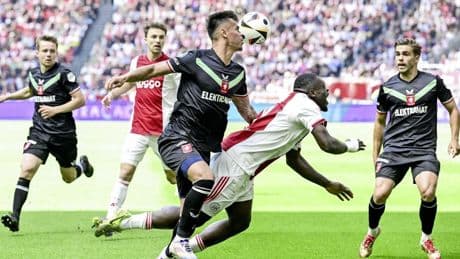 Opsteker voor FC Twente richting play-off-finale tegen AZ: Mees Hilgers start in basis