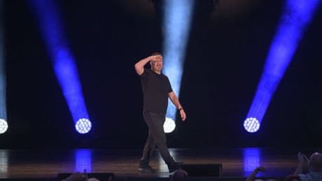 Als hij méér probeert te zijn dan alleen grof, is Ricky Gervais op zijn best