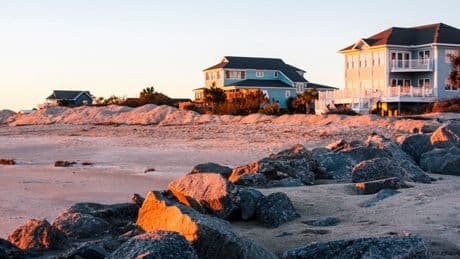 Beachgoers uncover mysterious bones on Edisto Island linked to forgotten 1800s community