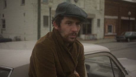 Cannes 2025 : « The Mastermind » de Kelly Reichardt, un braqueur amateur rattrapé par la politique