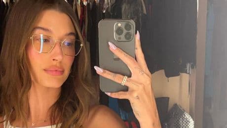 Mercadona recupera la manicura glaseada que puso de moda Hailey Bieber: su nuevo producto por menos de 4 euros para lucir unas uñas con estilo y brillo