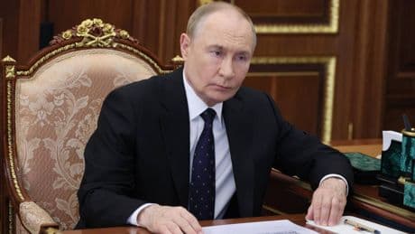 Il silenzio di Putin. "Il nostro pensiero è sempre lo stesso"