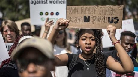 Un "fléau" en Afrique du Sud: appels à reconnaître les violences sexistes comme une "catastrophe nationale"