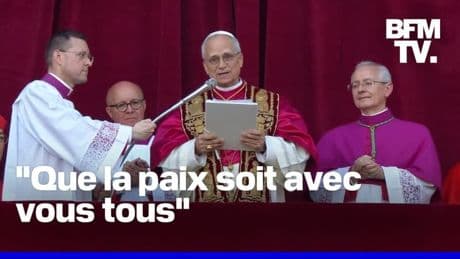 Les premiers mots du pape Léon XIV place Saint-Pierre