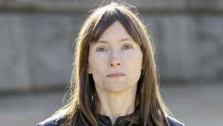 „Ich, jetzt Schriftstellerin, wollte Kellnerin werden. Oder Reiseverkehrskauffrau“