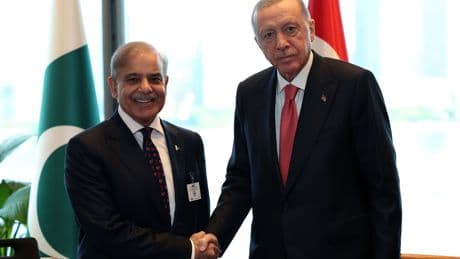 Erdoğan, Pakistan Başbakanı Şahbaz Şerif ile telefonda görüştü