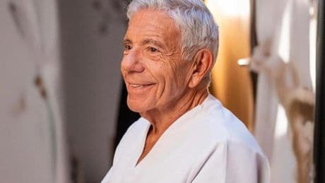 Eduard Estivill, doctor especialista en sueño: “No es lo mismo descansar que dormir y hay gente que por situaciones que ocurren mientras dormimos, no llegan a un sueño profundo”