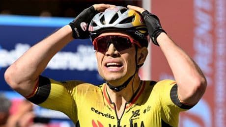 'Mini Strade Bianche-rit' prooi voor Van Aert, veel schade bij favoriet Roglic