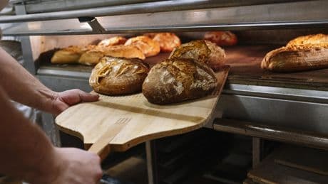 Etikett auf dem Brot: Darum kleben sie Bäcker immer noch auf die Kruste