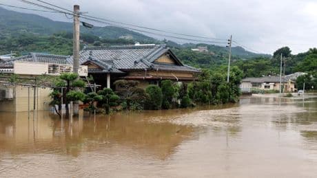 Las lluvias torrenciales de récord en el sudoeste de Japón dejan más de 1.600 evacuados y un fallecido