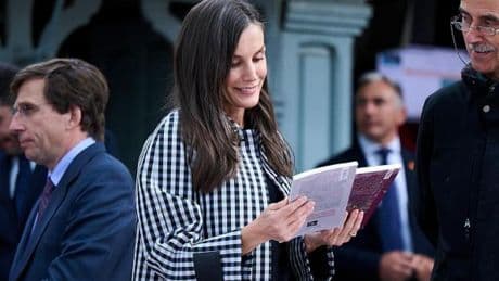 "Si alguien me llama viejuna...": la divertida frase de Letizia para explicar su devoción por la radio y otras confesiones