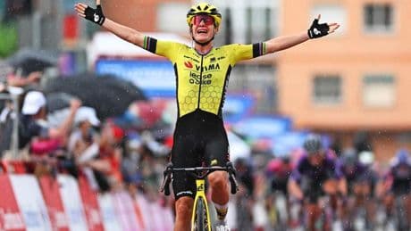 Fenomeen Marianne Vos (37) grijpt dagzege in Vuelta Femenina
