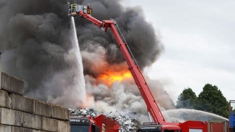 Brand in afvalberg in Emmen, NL Alert afgegeven