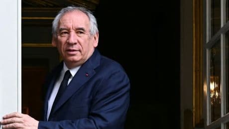 Vote de confiance: François Bayrou estime que des forces politiques en "guerre civile les unes avec les autres" vont s'allier pour "abattre le gouvernement"