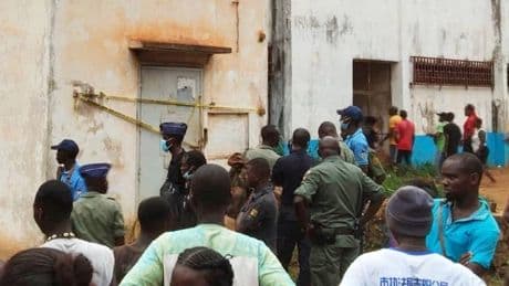 Schule in Afrika - Explosion bei Abitur-Prüfung tötet 29 Schüler