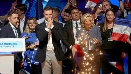 Déstabilisé par la justice et les divisions, le RN agite les municipales