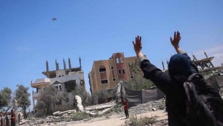 En direct, Gaza : l’opération française de largage d’aide humanitaire a commencé