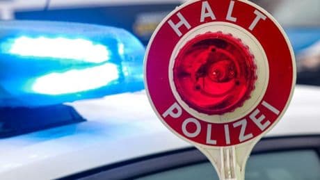 Düsseldorf: Polizei erwischt Raser mit 123 km/h in Tempo-50-Zone