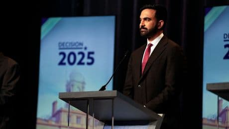 New York : un jeune candidat crée la surprise dans la primaire démocrate pour la mairie